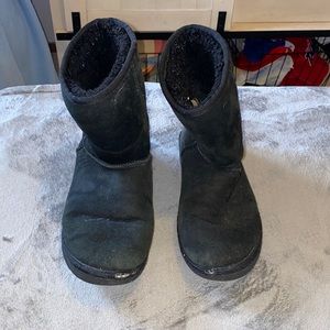 Very loved black Uggs, size 9